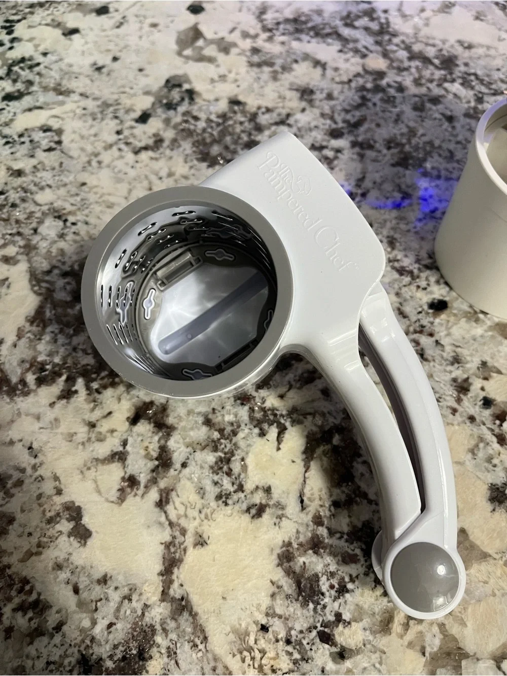 The Pampered Chef (5) different kitchen tools